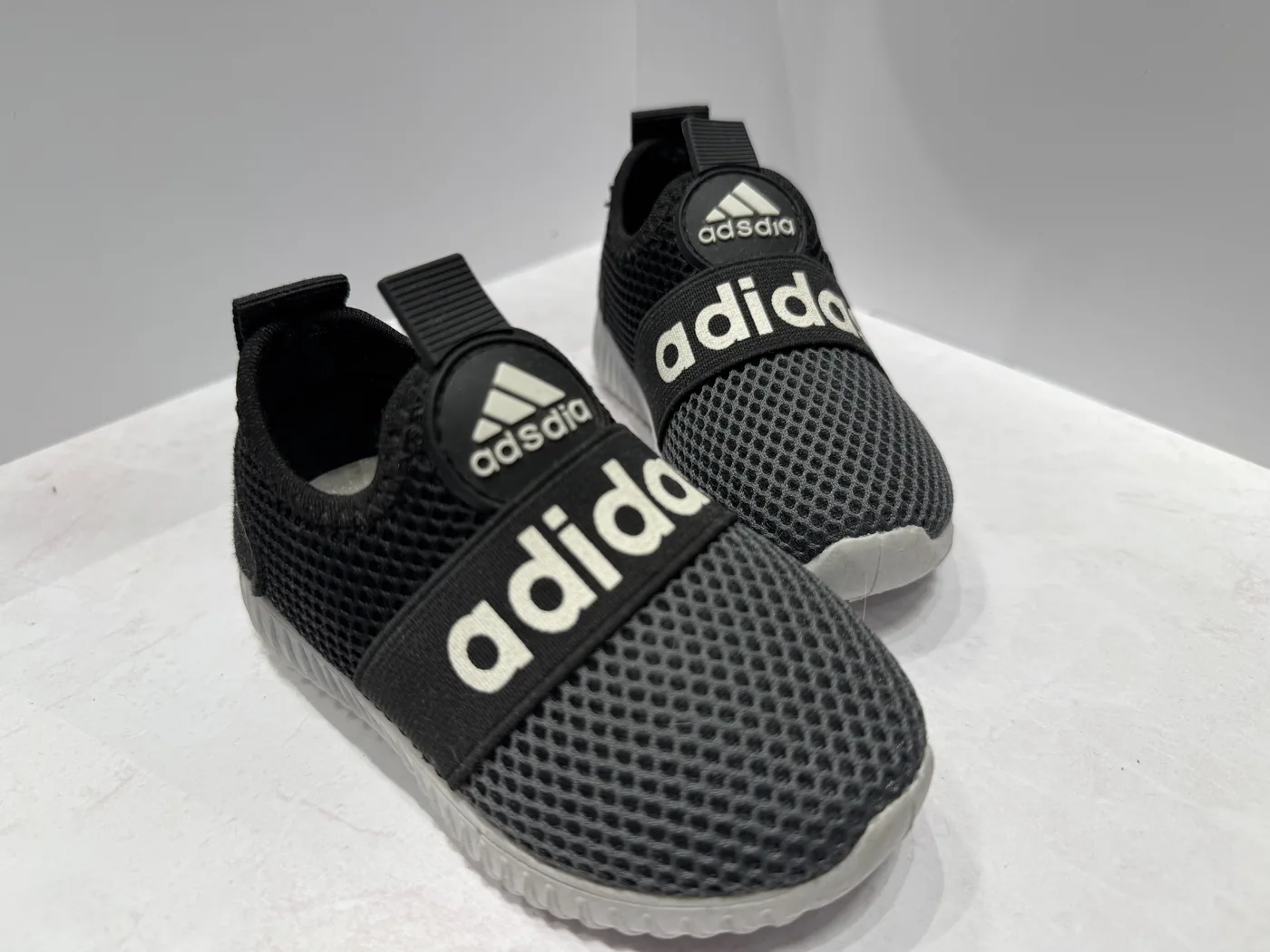 Adidas Обувь для мальчика/кроссовки в сетку Адидас