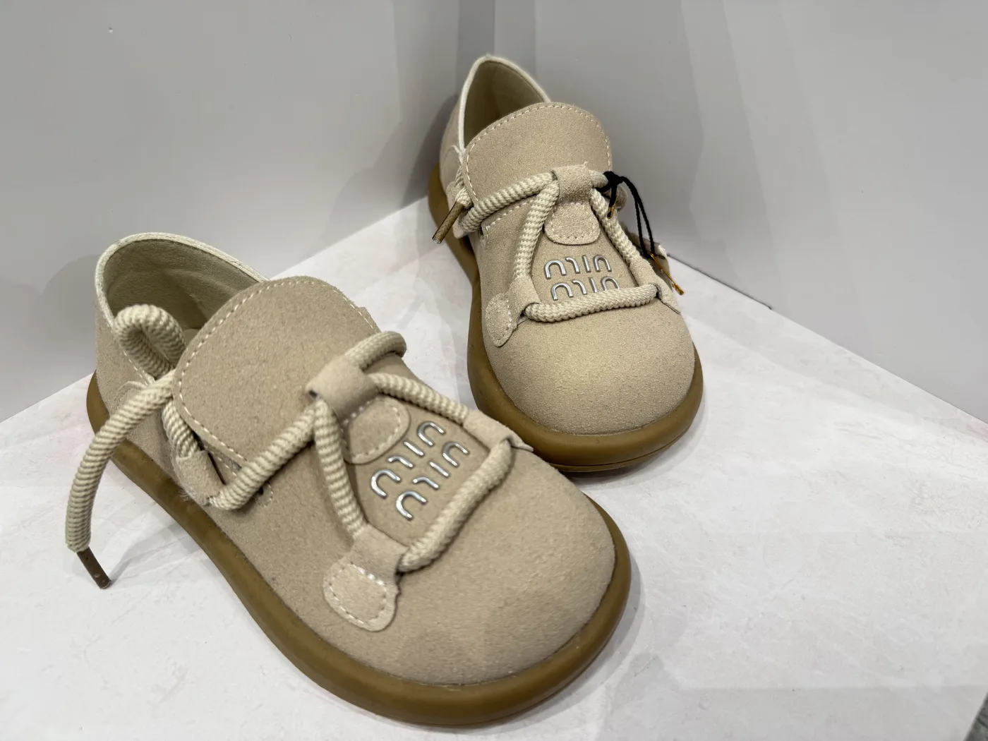Miu Miu Обувь для девочки Miu замшевая со шнурком Baby Shop