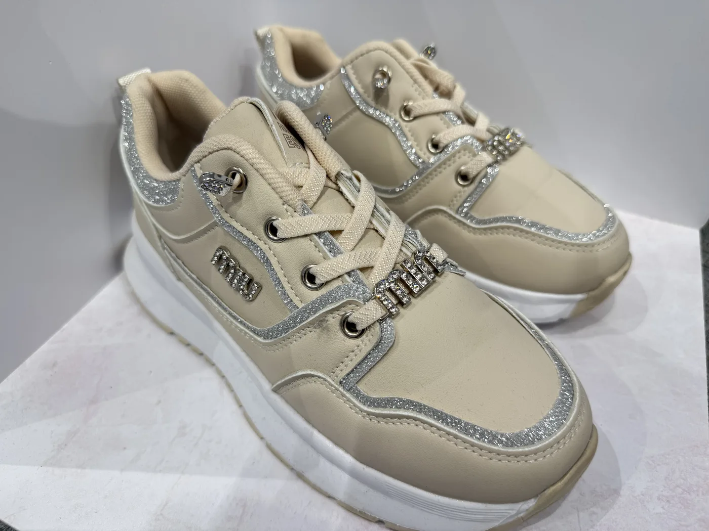 Miu Miu Кроссовки для девочки высокие miu на резиновых шнурках