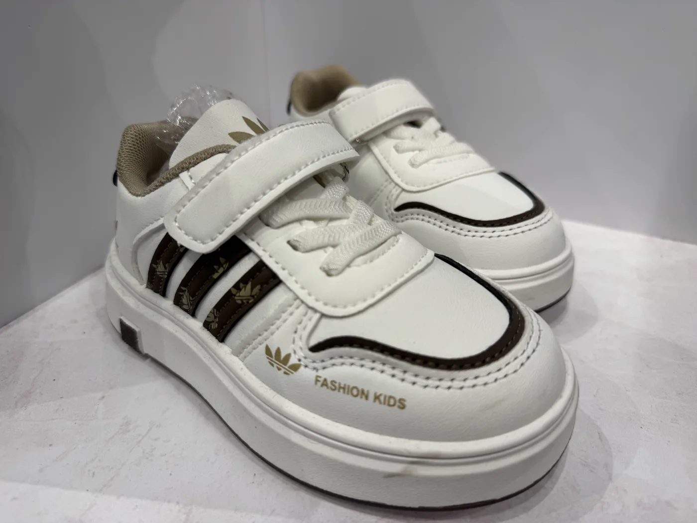 Fashion Kids Кроссовки белые с коричневой вставкой/26-31 р