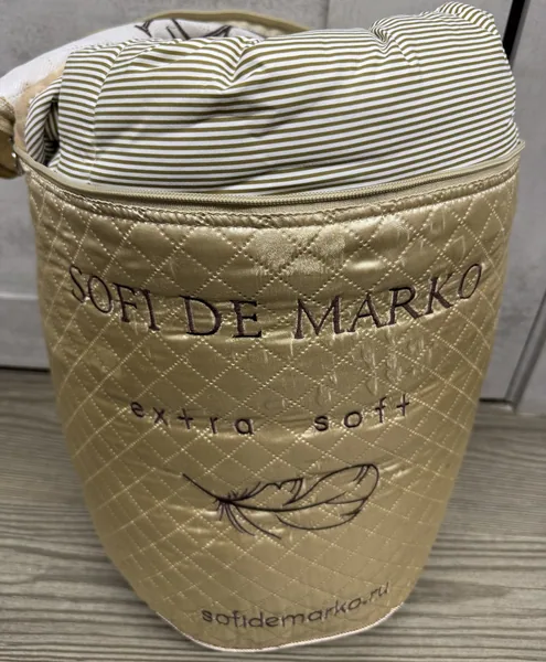 Sofi de Marko Софи Де Марко Одеяло Exstra soft 195*215 ( в золотом чехле)