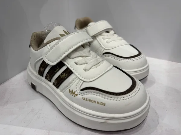 Fashion Kids Кроссовки белые с коричневой вставкой/26-31 р