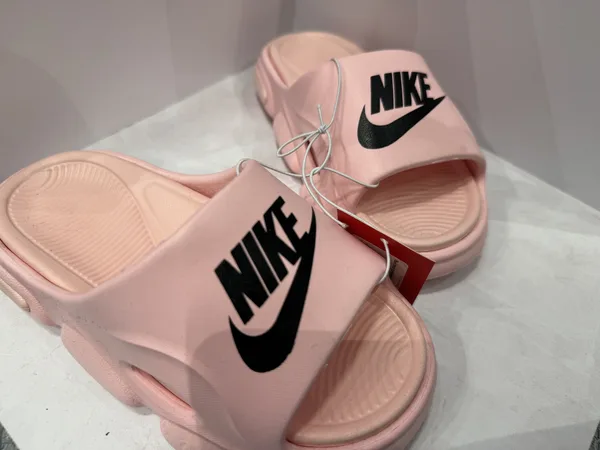 Nike Высокие резиновые тапочки для девочки/NIKE