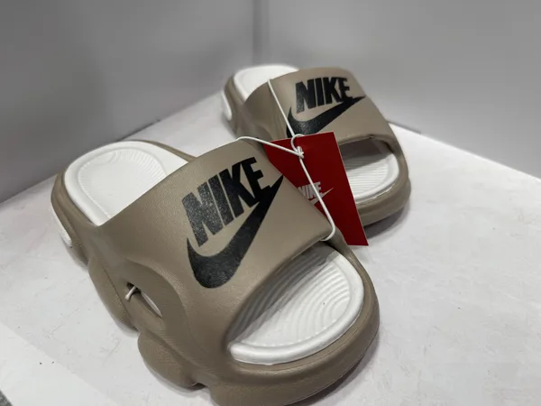 Nike Высокие резиновые тапочки для девочки/NIKE