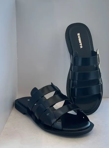 Zumita Шлепки Zumita черные лакированные